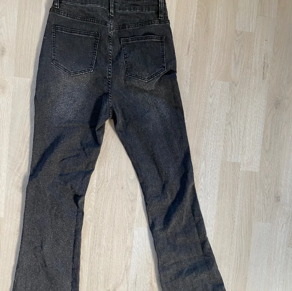 Bootcut jeans, aldrig använda . Jeans & Byxor.