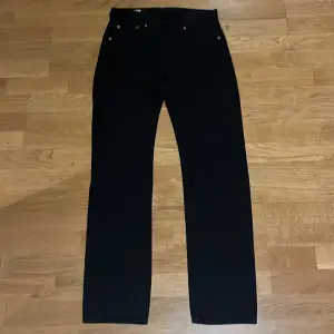Levi’s 501 jeans - W28 / L32 Jeansen är helt oanvända, i nyskick✨  (nypris 1099kr)
