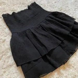 Mini kjol från Gina tricot, stretchig