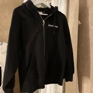 Oversized hoodie ifrån JuicyCouture. Används ej längre! 