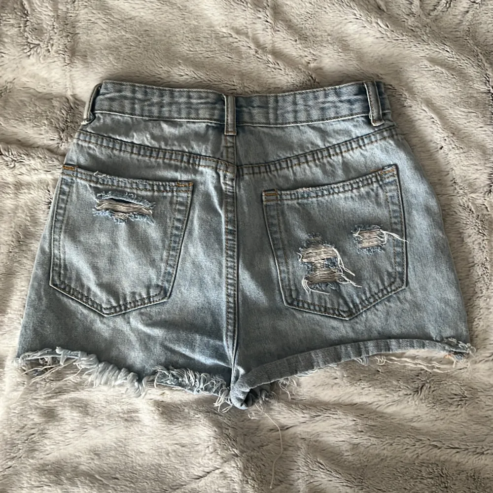 Fina jeans shorts som inte kommer till användning, ser inget fel med de!💕 Storlek XS. Shorts.