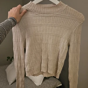 Topp - Supergullig topp från bikbok som ej kommer till användning ❤️ mycket fint skick! Använd köp nu