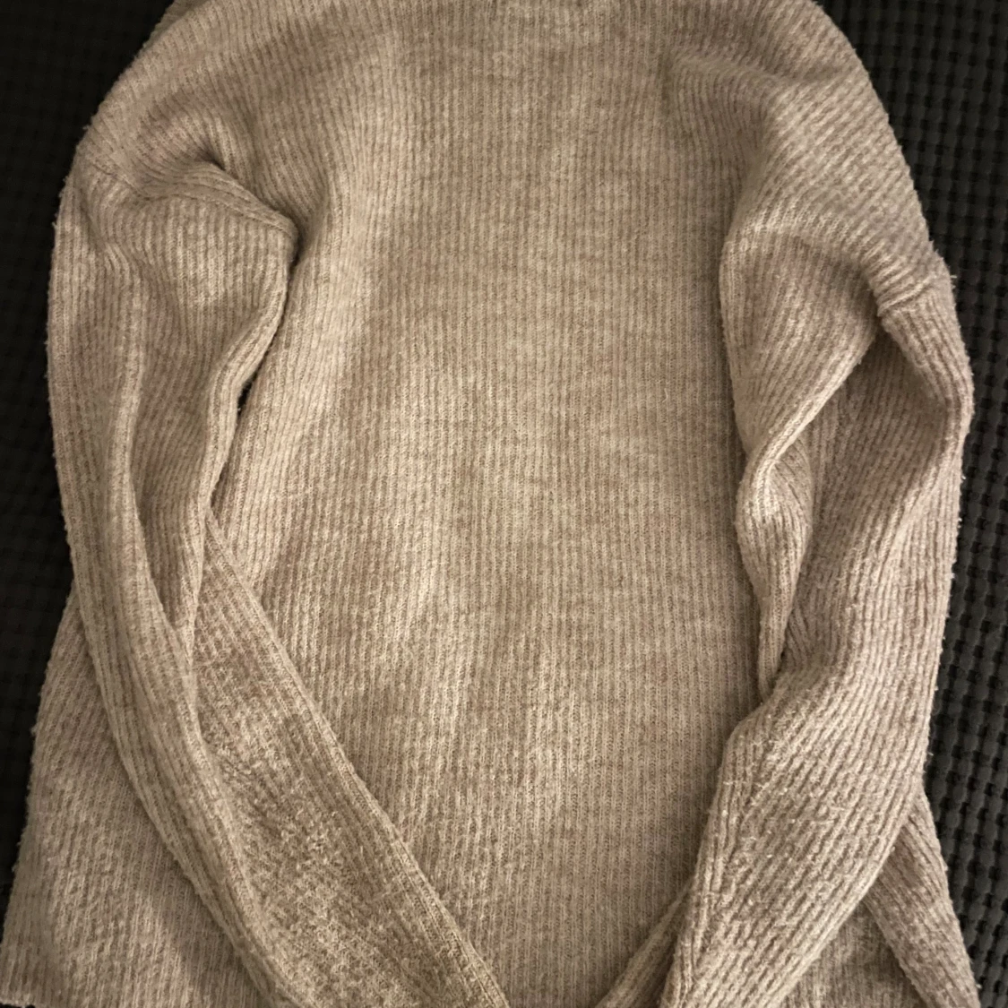 Beige stickad tröja  - 91