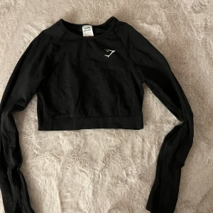 Tränings tröja  - Två träningströjor ifrån Gymshark, tröjorna är kroppade och knappt använda 