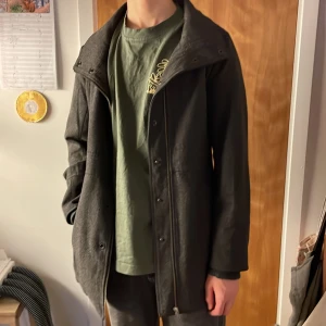 Grå vår/höst jacka - Sparsamt använd 