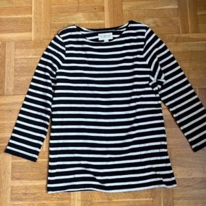 Randig topp - Riktigt fin och vårig topp från Ralph Lauren, båt ringning och trekvartsärmar 😍