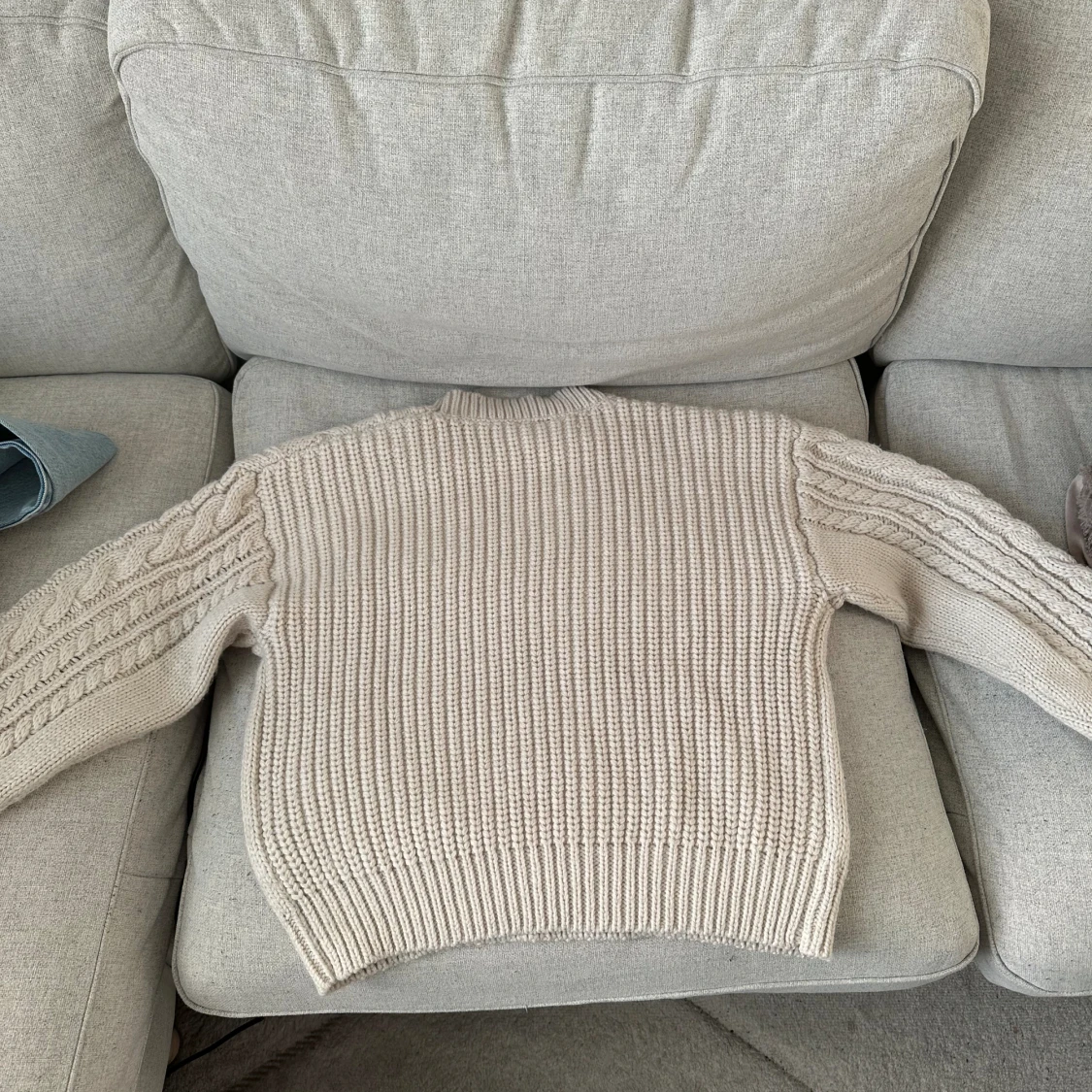 Begie stickad tröja - 90