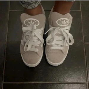 Adidas campus 00’s beige - Beige Adidas Campus i superbra skick!  