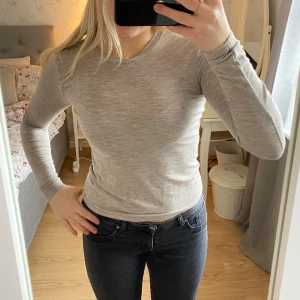 Zara ulltröja  - Långärmad topp med 14% ull i mycket fint skick. Endast använd 1 gång🫶🏼