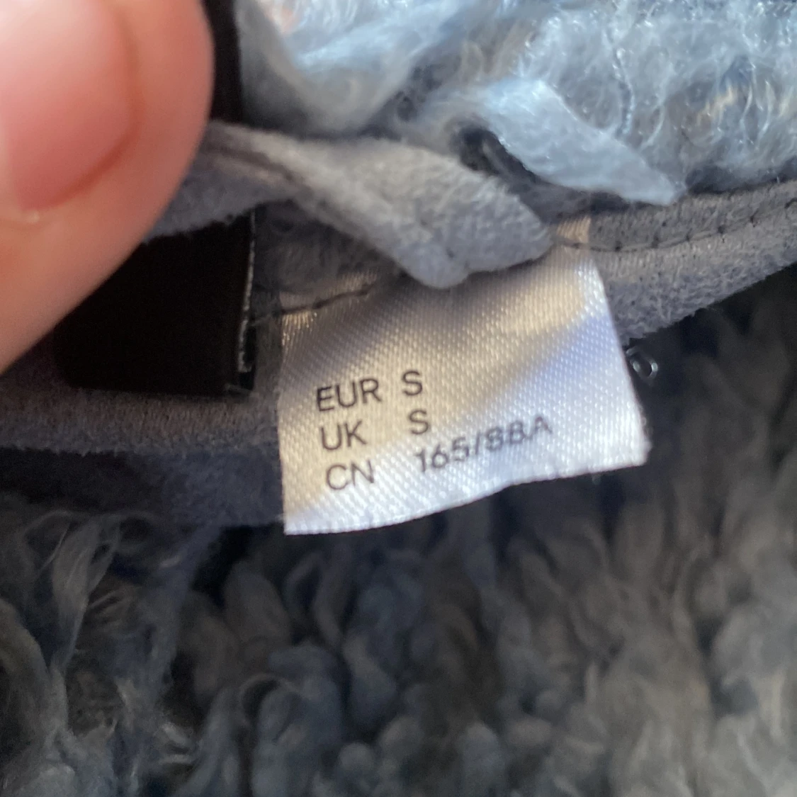 Fluffig tjock kofta - 90