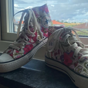 Converse skor  - Helt nya oanvända 