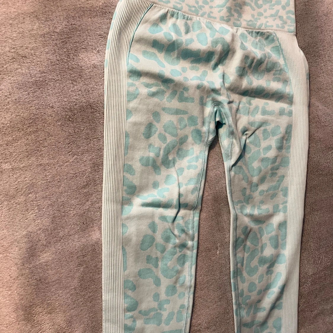Helt nya träningsbyxor - 91