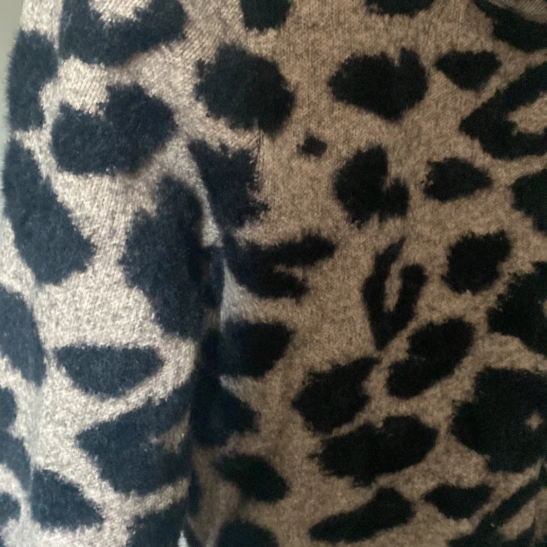 Leopardmönstrad stickad tröja från Dilvin - 93