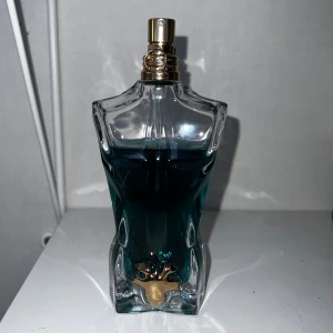 Jean Paul Gaultier ”Le Beau EDT”  - 100/125 ml kvar, säljs då den inte används längre. Förpackning medföljer inte, men har kvitto! 