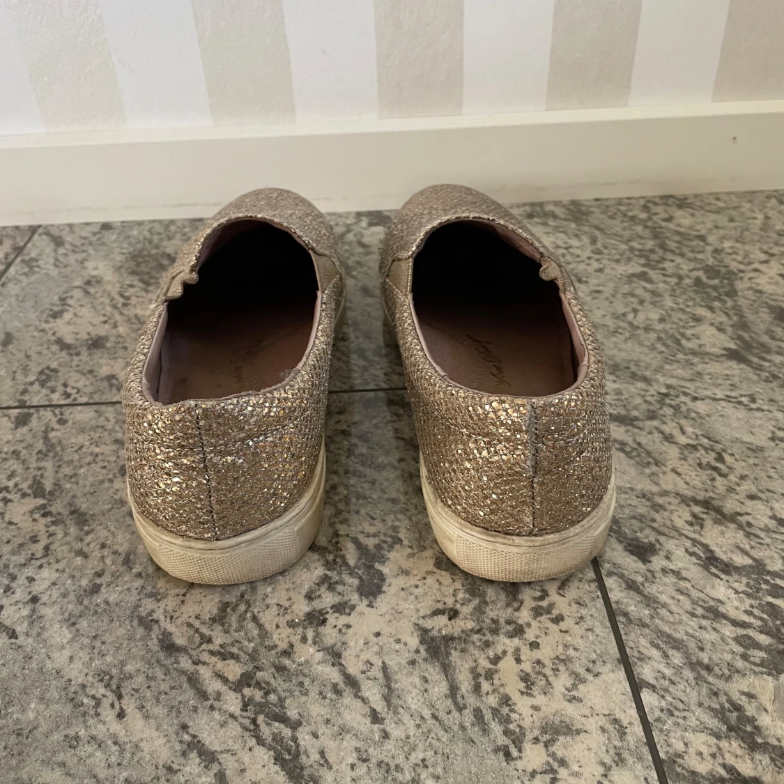 Guldglittriga skor Dasia, Strl 39.  - 91