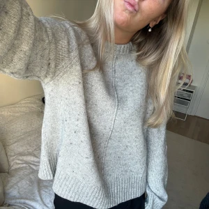 Grå stickad tröja - Stickad tröja från Carin Wester 