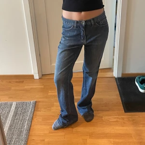 Jeans - Innerben: 79 Midja: 38