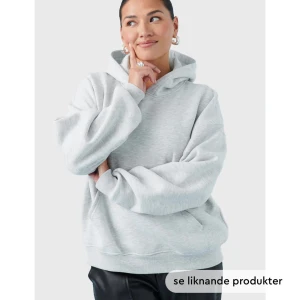 Hoodie Gina tricot  - Säljer min hoodie från Gina tricot då jag köpt en ny i en annan storlek. Inga defekter. Ordinarie pris: 359kr därav nypris. 