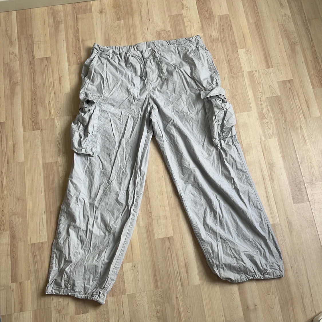 Gråa Baggy Cargo Pants