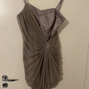 Söt klänning  - Säljer denna söta klänning 