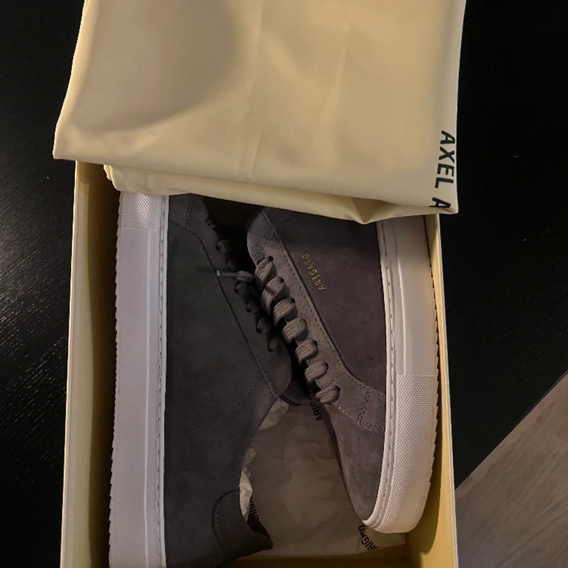 Arigato clean 90 suede 