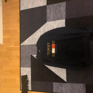 Tommy hillfiger tröja - Hej säljer min Tommy hillfiger tröja