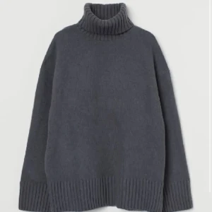 Stickad polo tröja - Slutsåld stickad polotröja från Hm i storlek M❤️