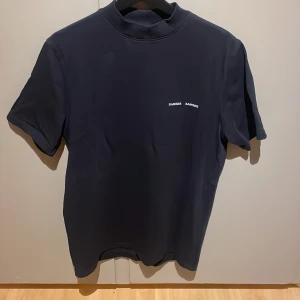 Samsøe T shirt - Helt ny Samsøe t shirt, aldrig använd storlek, S, perfekt till sommaren. Skriv för mer bilder.