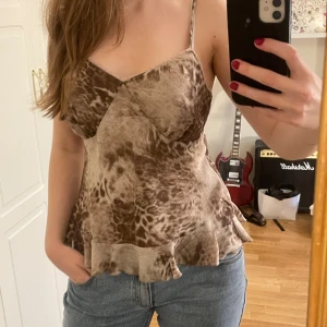 Topp - Leopardmönstrad topp