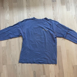 Longsleeve från Polar - Longsleeve från polar skateboards. Relativt välanvänd, men bra pris. 