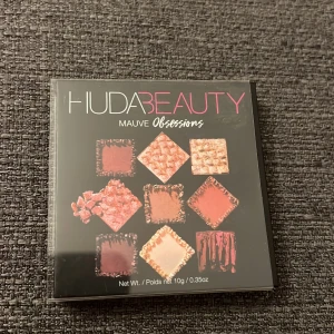 Huda beauty ögonskuggspalett - Helt ny och finns inte längre kvar att köpa. Mauve obssesions