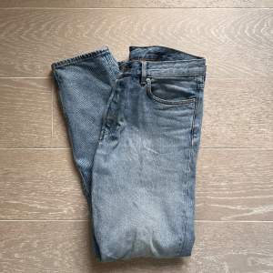 Skinny jeans från arket storlek 32/32! Bra skick! 