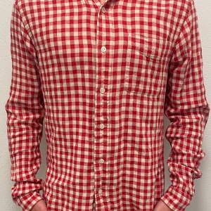 Polo Ralph lauren skjorta  - Hej säljer denna polo Ralph Lauren skjorta. Passar perfekt till sommaren. Skjortan har inga defekter.
