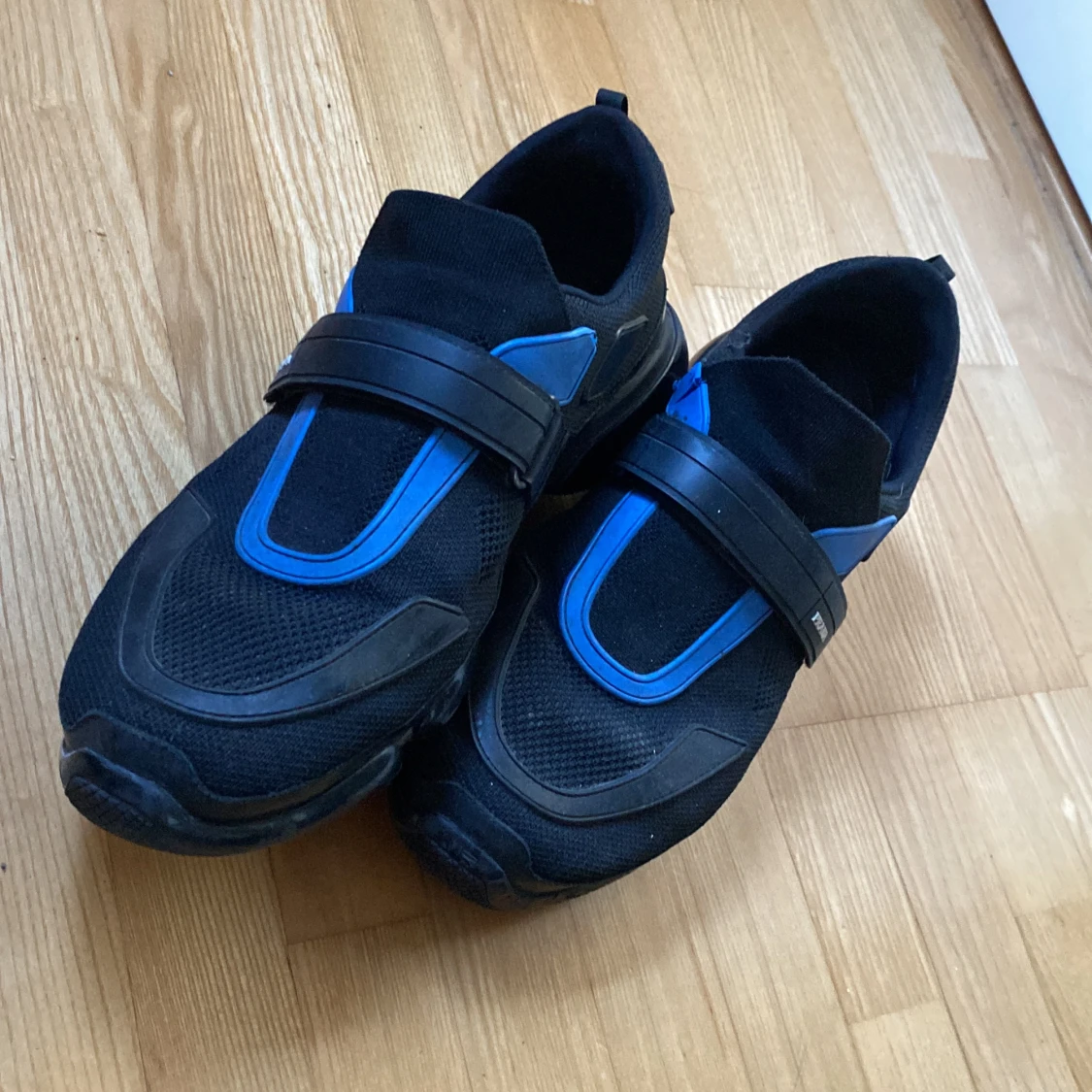 Special offer om du faktiskt köper det får du tröjan skorna och en surprise som absolut e fly o går över laxen - 90