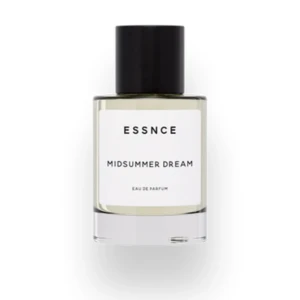 Parfym  - Säljer denna populära Essence parfymen då den inte riktigt passade på mig. Den luktar så gott men har andra som jag använder mer, den är väldigt fräsch och somrig💕 endast testad