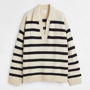 Stickad tröja - Randig, stickad tröja från HM. Storlek M, men kan även passa L. Använd några gånger men fortfarande i bra skick. 💗💗