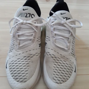 Nike skor - Nike Air270 i storlek 41.