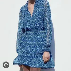 Säljer denna snygga klänning. 