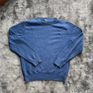 Ralph lauren stickad - Säljer min feta Ralph lauren tröja i storlek m. Den är tts och solklart äkta:)  Skriv om ni har frågor 