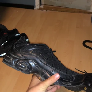 Air Max tns  - Svarta tn skor knappt änvända 