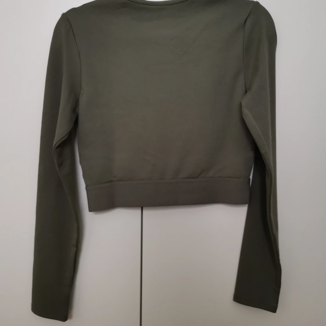 Croptop med cutout  - 91