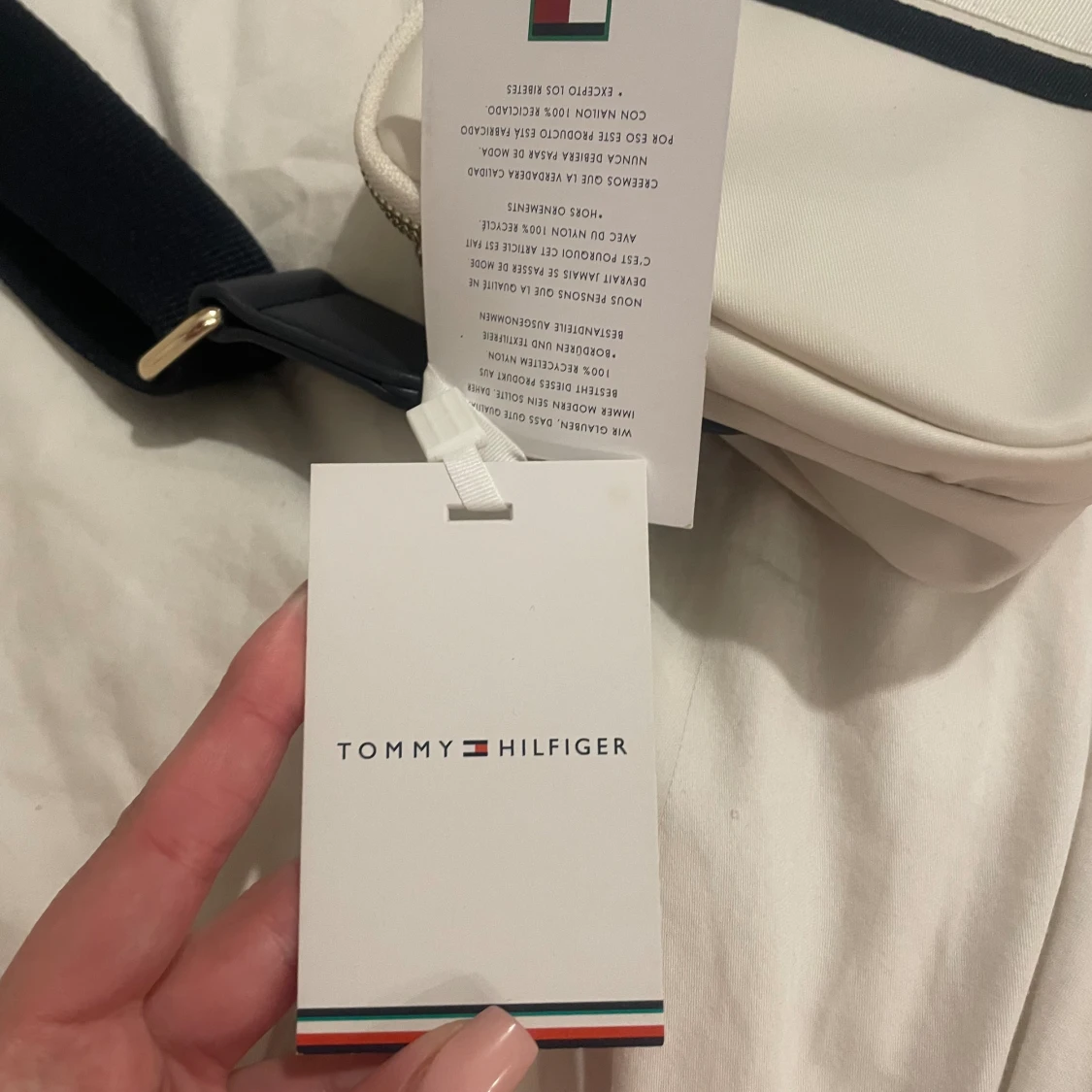 Tommy Hilfiger väska - 93