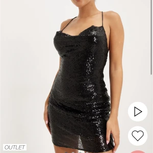 Klänning - Paljettklänning från Nelly🤩 Perfekt till nyårsafton, använd två gånger. Slutsåld, nypris 449 kr