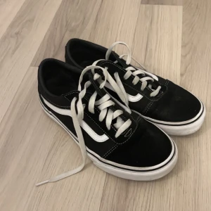 Vans skor - Vans i storlek 38. Mycket bra skick. Säljer då de inte kommer till användning☺️