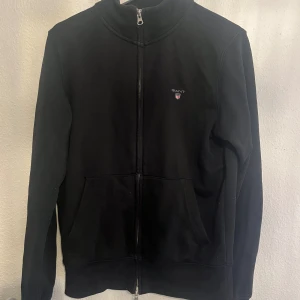 Gant zip hoodie - En fin tröja i strl S. Passar Xs också.