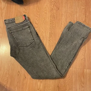 Acne studio Blå Konst Jeans - Säljer pga för liten för mig  Og pris 2700 mitt pris 699. Priset går att diskutera!