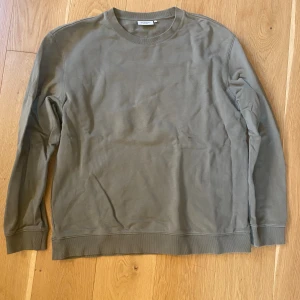 Sweatshirt  - Dobber sweatshirt  Nyskick