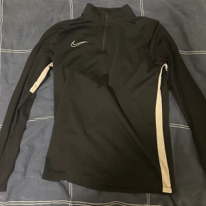 Nike  - Nike dri fit tracksuit
