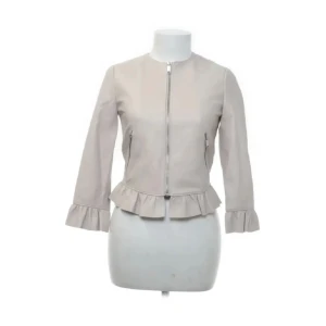 Jacka - Skit ball jacka/kofta i skinn material som är köpt second hand! Aldrig använd.