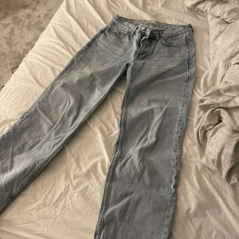 Säljer dessa Low Waits jeans från Gina☺️Lite andvända andvända.. Jeans & Byxor.